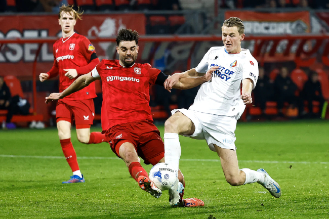 KAIYUN SPORTS-荷甲赛前再迎强敌，皇家社会绝杀压哨，主帅态度：管理层满意，资深球员宣示担当的简单介绍