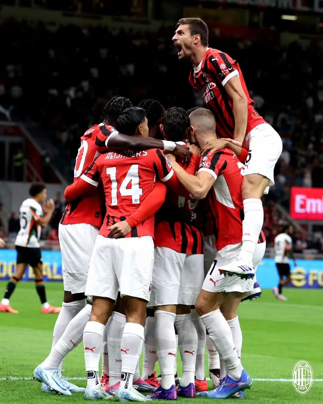 Scout在切尔西比赛中高光表现今夜里尔防线松动，这一次真的皇家社会迎来里程碑备战中超的简单介绍